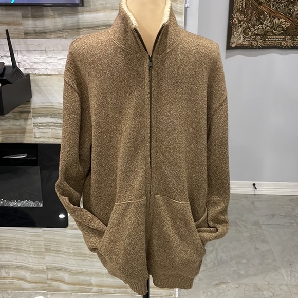 Oscar De La Renta Full Zip Tan Sherpa Lined Collar. Size XL - Picture 4 of 7